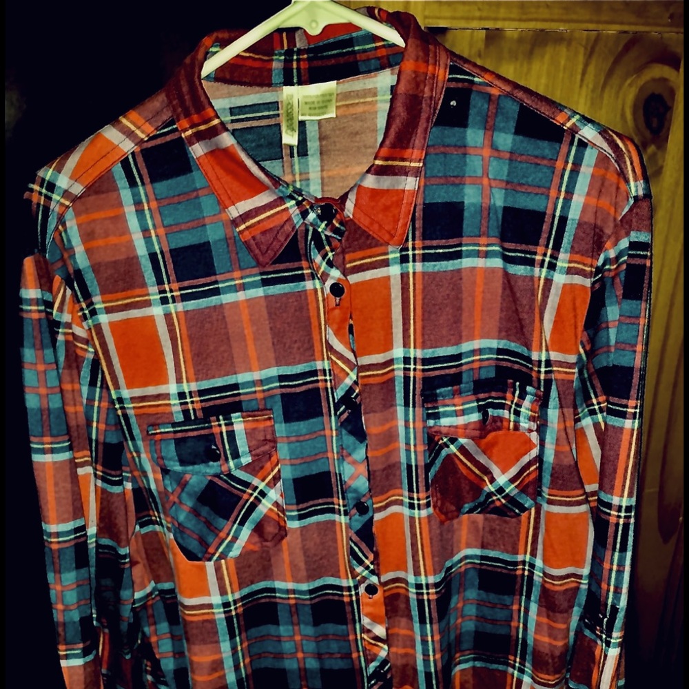 💙🧡3XL super cute & comfy plaid button down top!